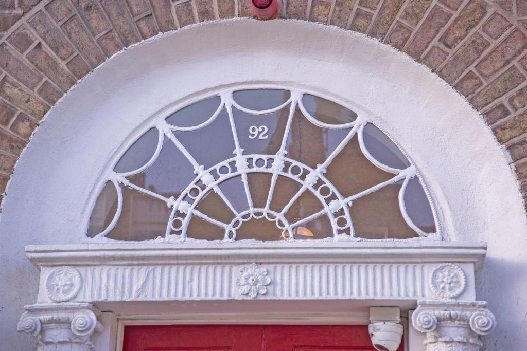 Baggot Court Townhouse Hotell Dublin Exteriör bild
