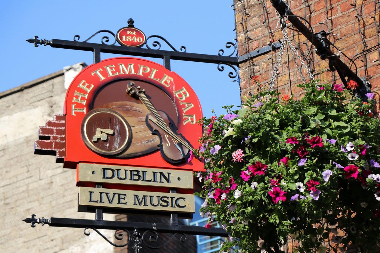Baggot Court Townhouse Hotell Dublin Exteriör bild