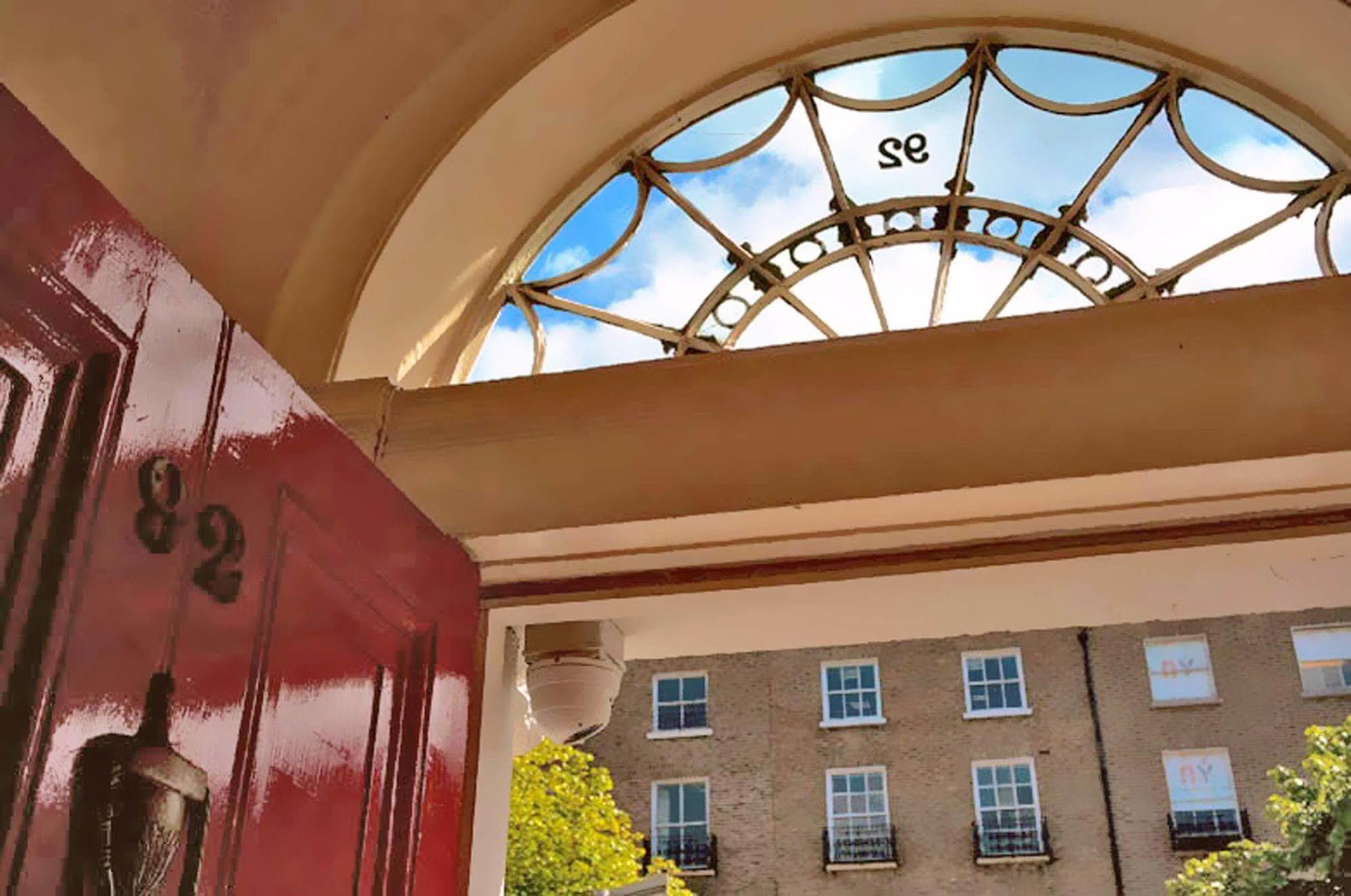 Baggot Court Townhouse Hotell Dublin Exteriör bild